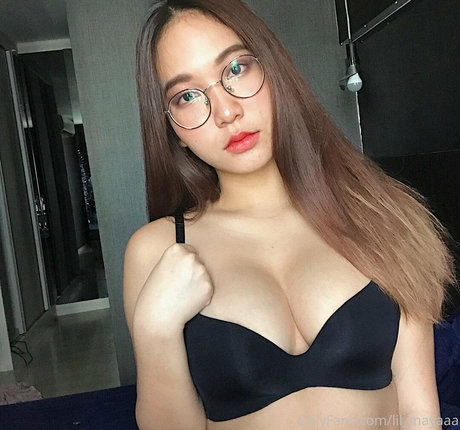 lil mayaa model nice photo