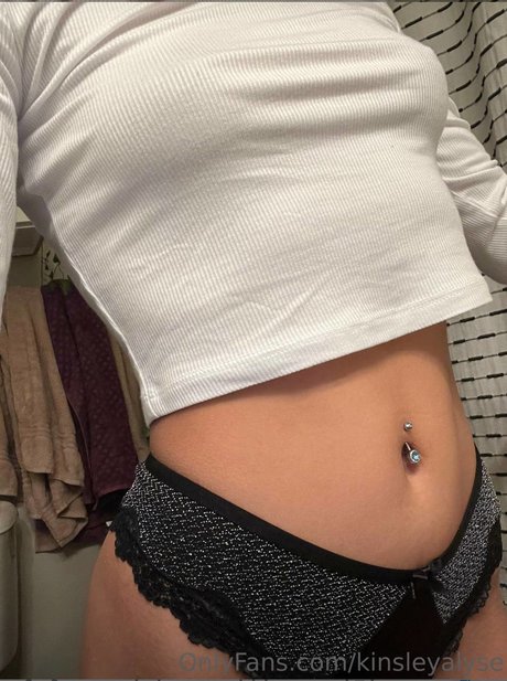 Kinsley Wyatt naked actress images