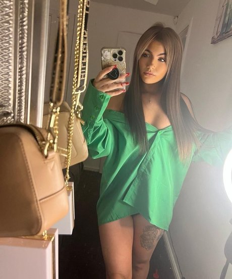 Megann22 star naked image