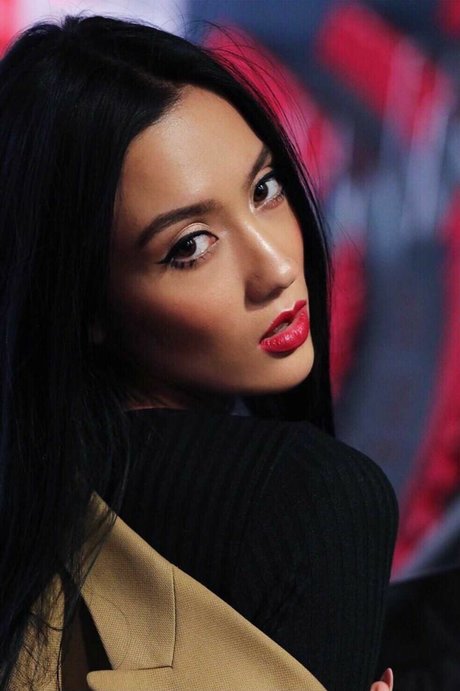 Yoona Lee star erotic images