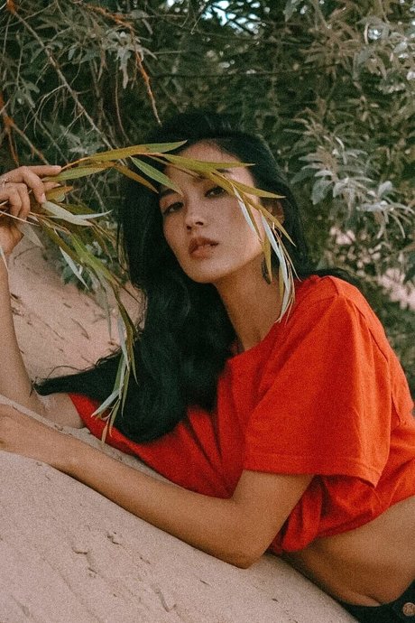 Yoona Lee star sexy photos