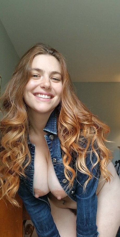 AwesomeKate sexy star pic