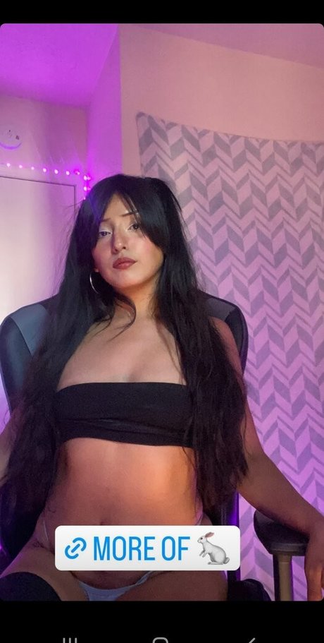 Carababexx model naked pictures