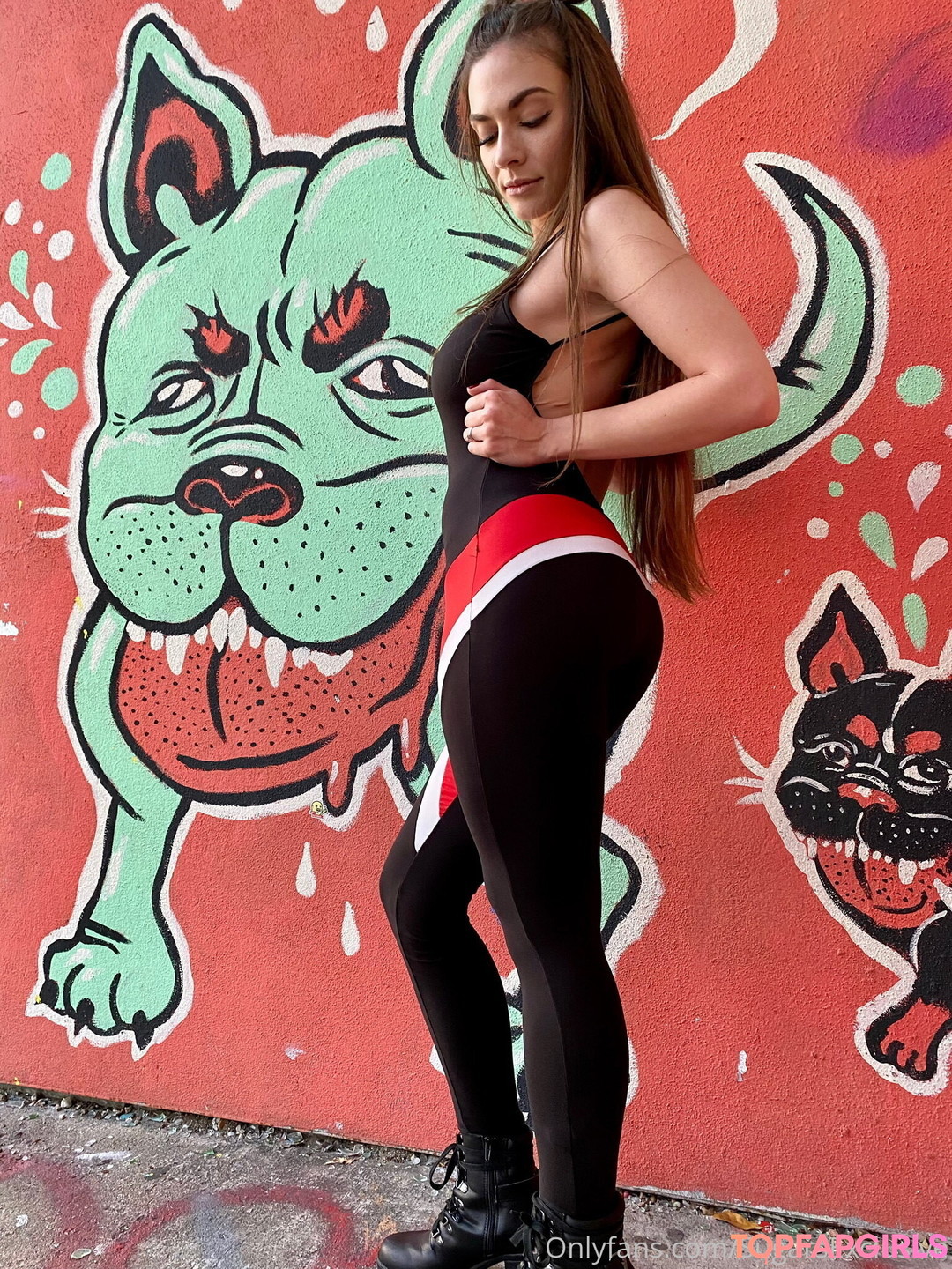 Mommy Mia Taylor pornstar pretty pictures