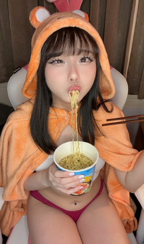 myamira sexy pornstar pics