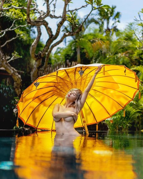 Sara Jean Underwood star high quality photos