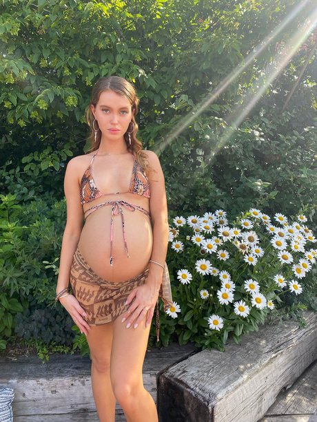 Zoey Luna erotic actress pic