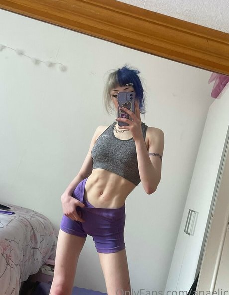 lesbian kissing onlyfans art porn pics