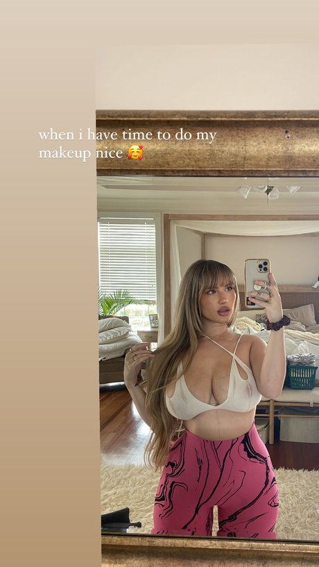 comedian onlyfans erotic photo