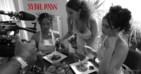 Sybil A adult model image