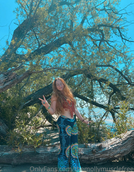 themollymusclefree hd model picture