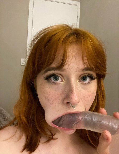 Cherry Apricots sexy pornstar photo