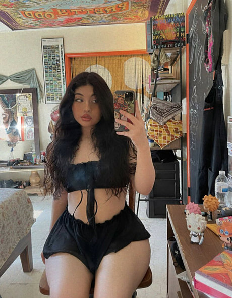 vindigoo star hot image