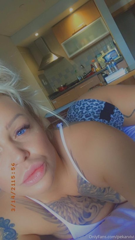 pekarvivi star sexy images