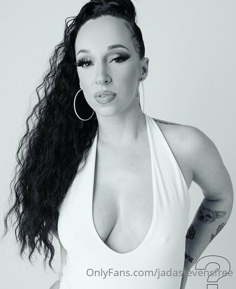 Jada Stevens naked pornstar picture