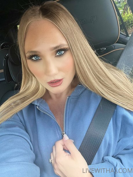 hooters onlyfans xxx image