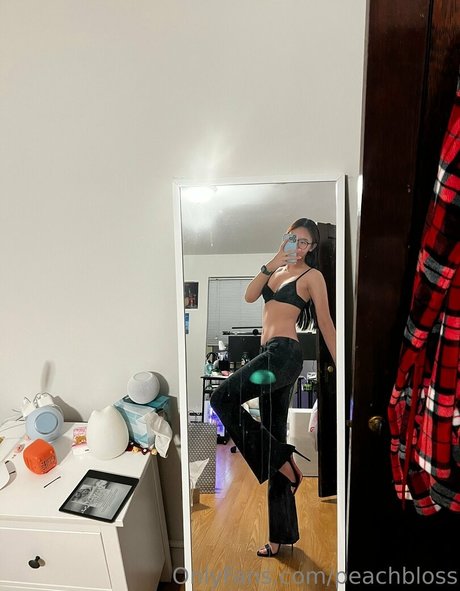 peachbloss erotic actress images