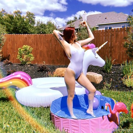 Arryn Zech perfect model pic