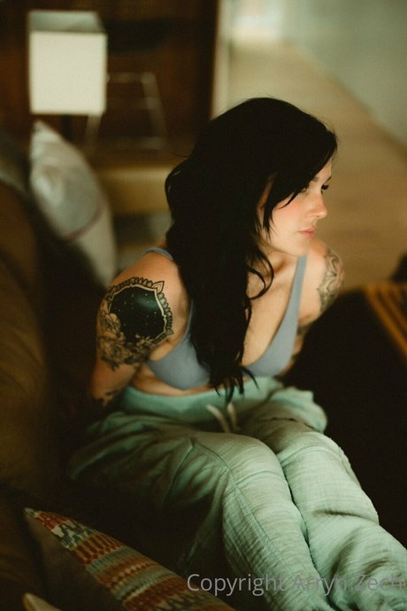 Arryn Zech free actress image