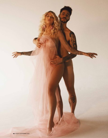 aygrecia_ naked star picture