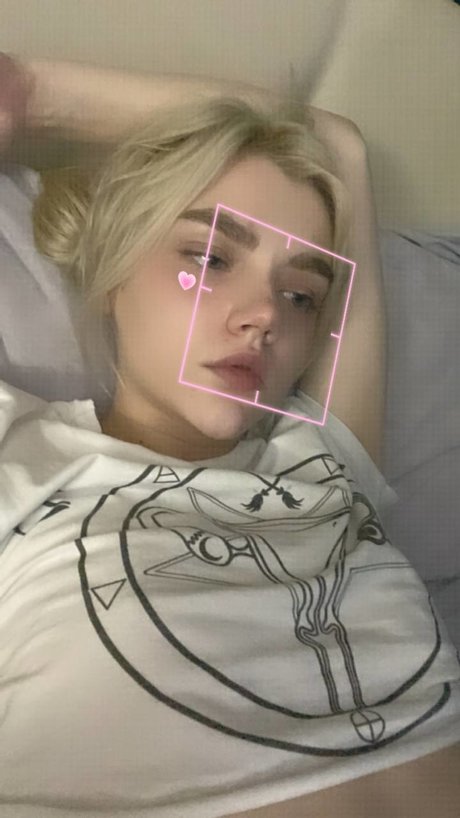 Allotropp star naked pic