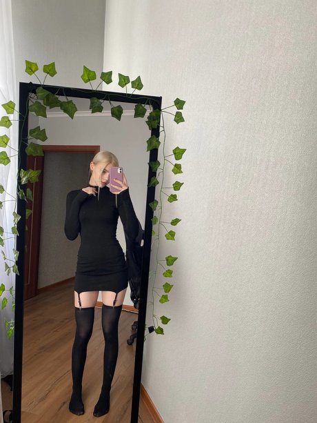 Allotropp model high quality photos