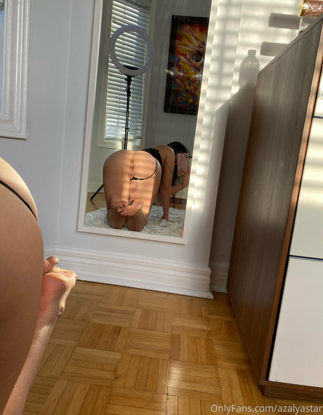 Azalyastar naked star images