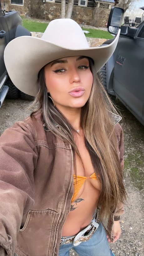 Skylyn Beaty pornographic model photo