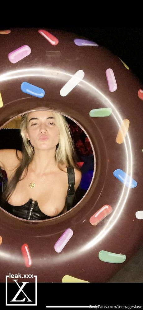 GODDESS LENA exclusive pornstar photo