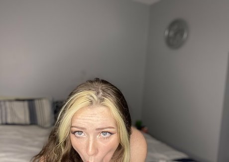 Violet Quinn model perfect image