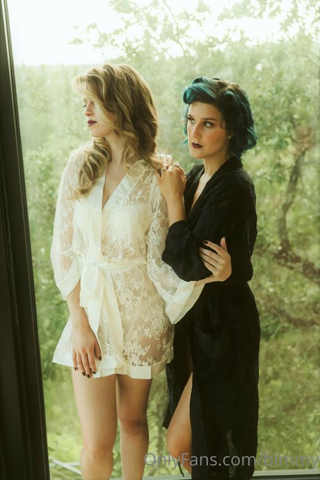 Barbara Dunkelman model adult picture