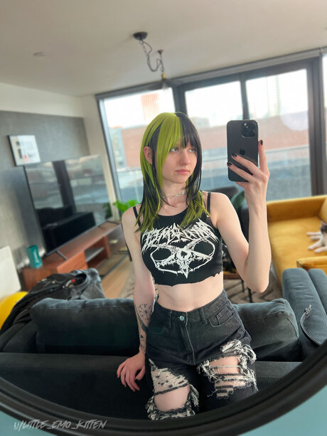 Little Emo Kitten porn actress pictures