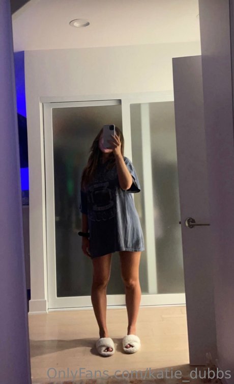 Katie Williams naked star img