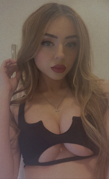 Angelmelly star best pictures