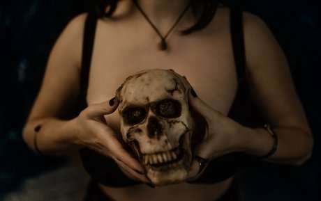 Tara The Witch pornographic model pictures