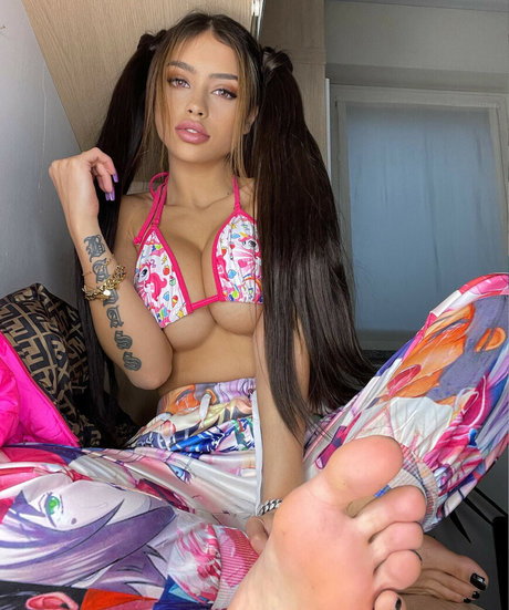 Christina Bertevello art star gallery