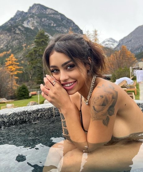 Christina Bertevello hd model photo