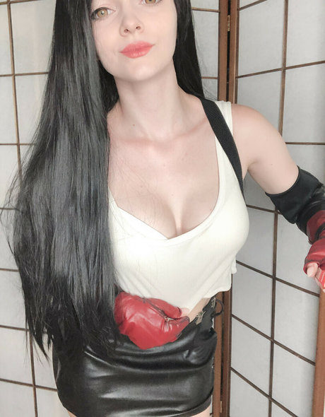 Evenink hot actress pics