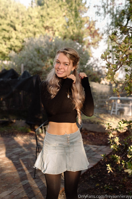 Rachel Anne Rayy model hd photos