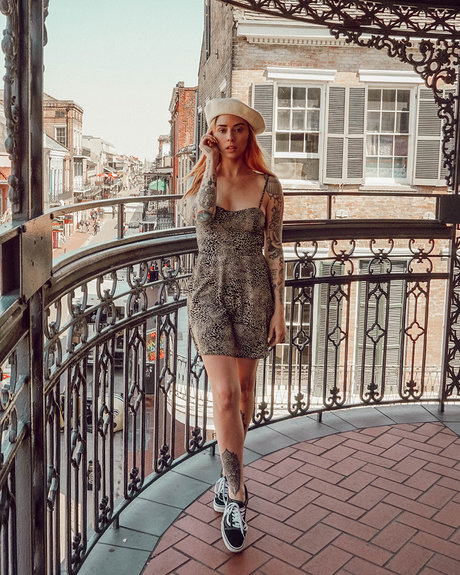 babe brunette onlyfans free image