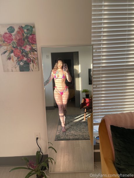 brown onlyfans top picture