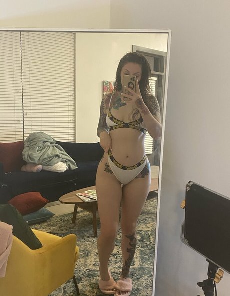 hung shemale onlyfans top images