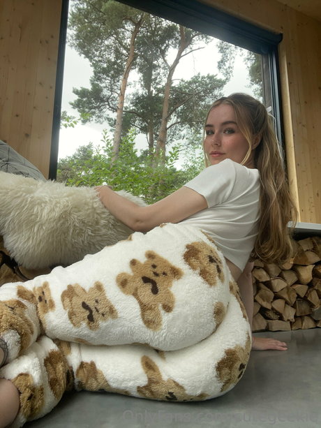 Cutegeekie nude star pictures