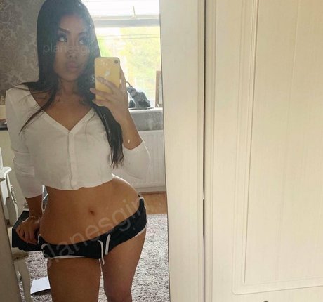 planesgirl adult model picture