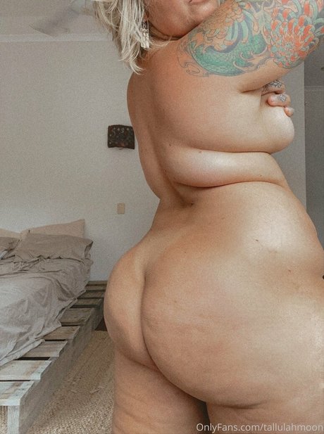 Tallulah Moon_ adult model pics