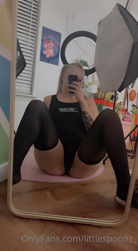 Little Spoonz model hot img