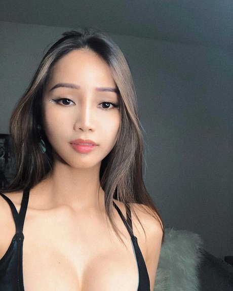 Faye Miah top star pictures