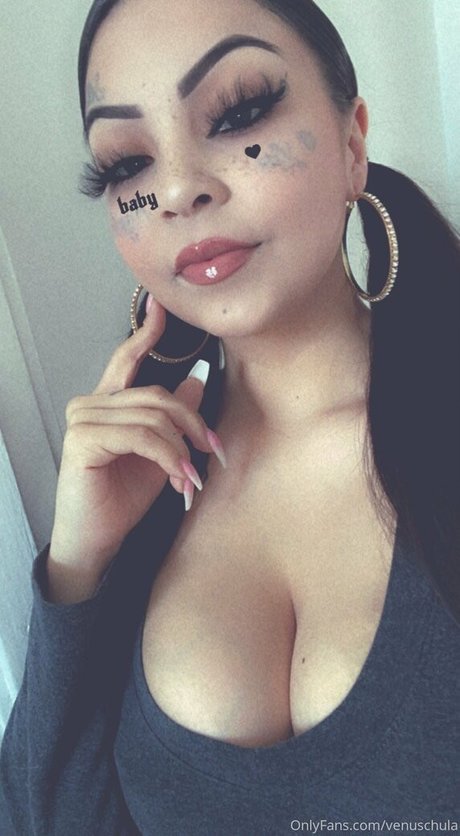 venuschula exclusive actress pics