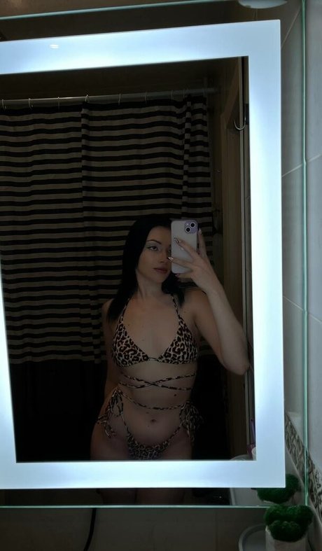 Nutellows model nude archive