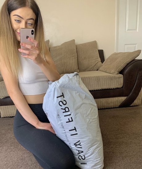 larnaronlyfans xxx model archive